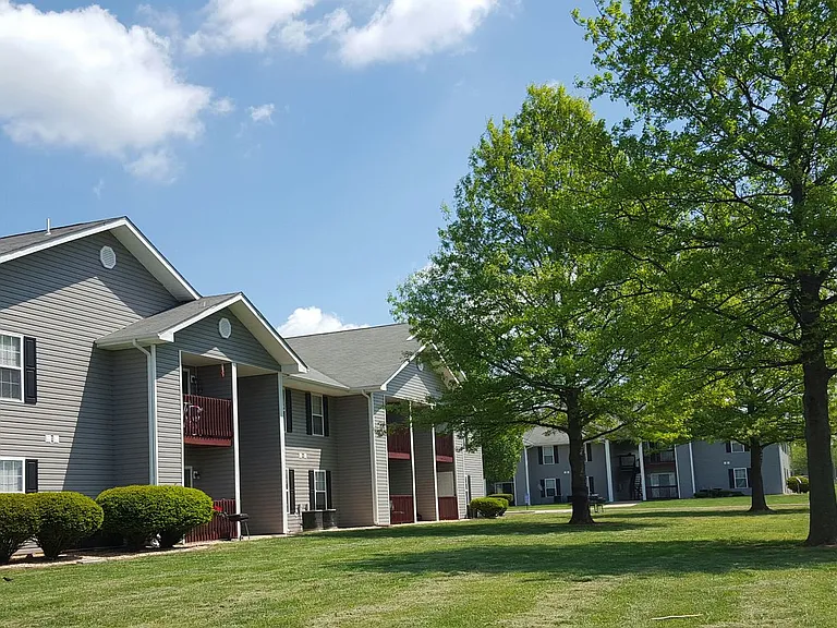 1016 N Pheasant Run — Photo 7