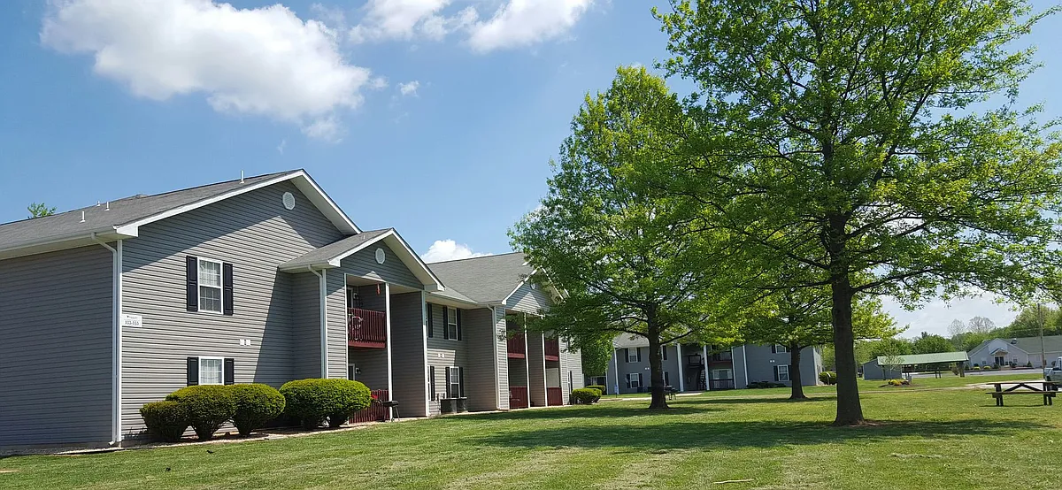 Building Photo - 1016 N Pheasant Run