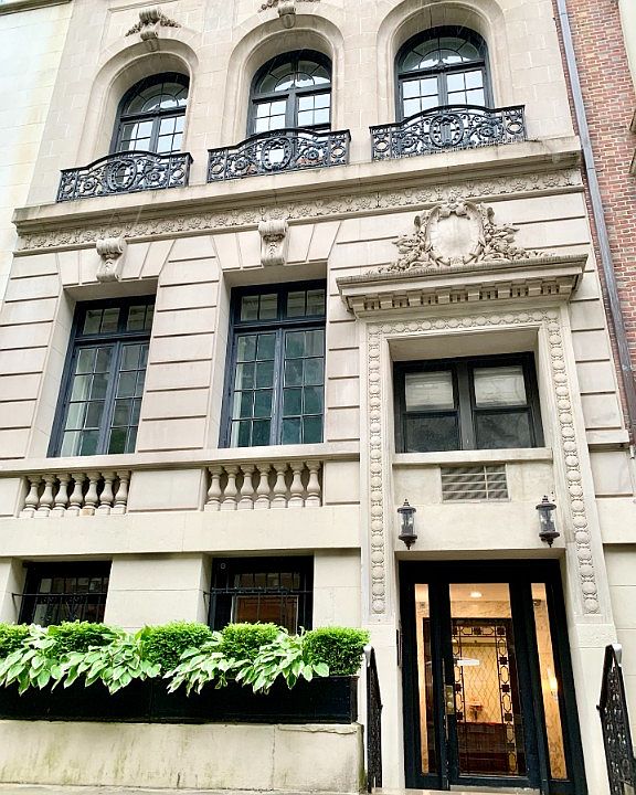 1st image of 18 E 64th St #2