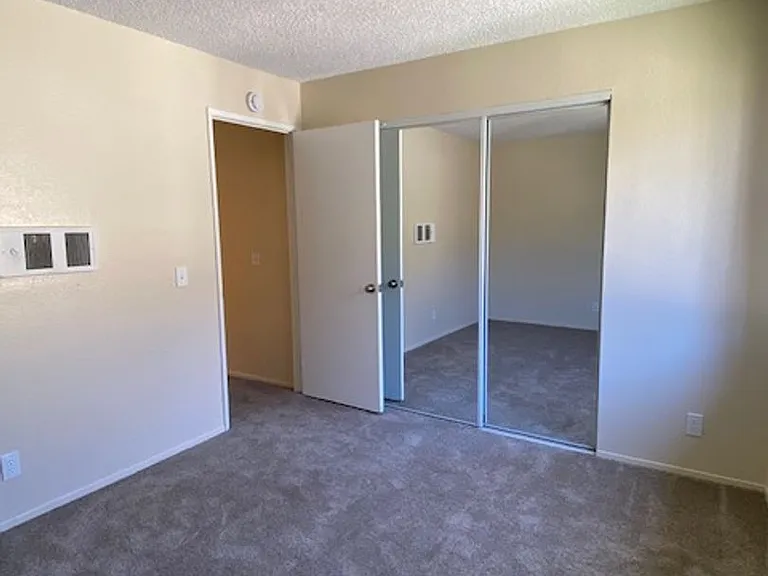 Summer Brook Apartments — Photo 41