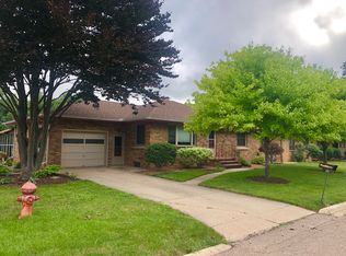 1715 Sunset Dr, Peru, IL 61354