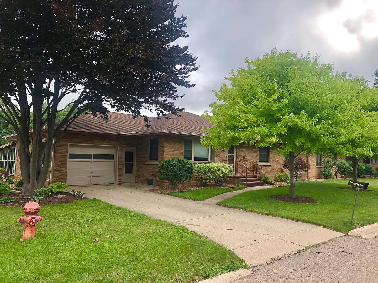 1715 Sunset Dr photo 1