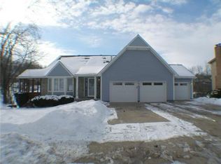 1316 SW Granite Creek Dr, Blue Springs, MO 64015