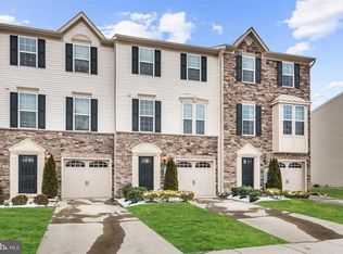 9 Village Green Ln, Sicklerville, NJ 08081
