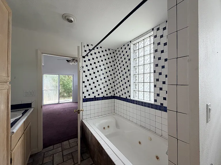 5030 Bonner Dr — Photo 29