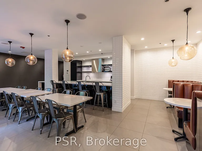 377 Madison Ave #318 — Photo 6