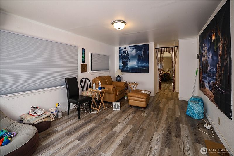 4th image of 2735 Wishkah Road