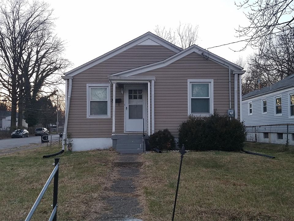 1st image of 418 S 38th St