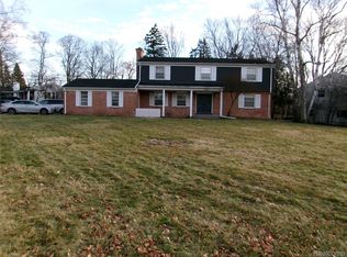 1682 Woodside Dr, East Lansing, MI 48823