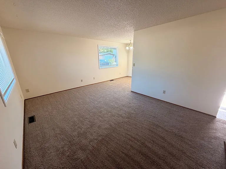 1256 Beach Ave — Photo 12