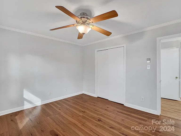 846 S Magnolia St — Photo 9