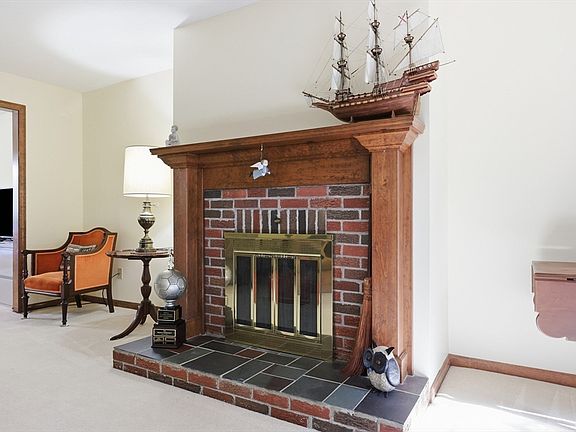 3rd image of 3 Castle Hill Rd #E