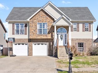 1419 Raven Rd, Clarksville, TN 37042