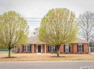102 Tree Bark Trl, Hazel Green, AL 35750