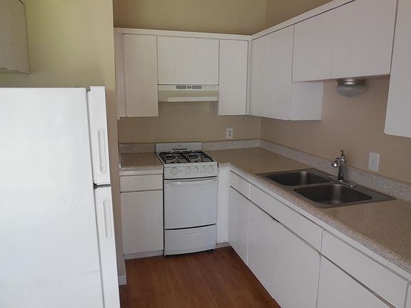 5th image of 1218 Baylor St APT 205