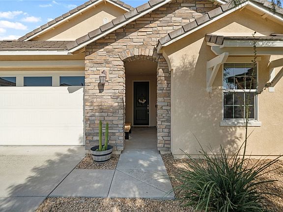 3rd image of 43044 Greene Cir
