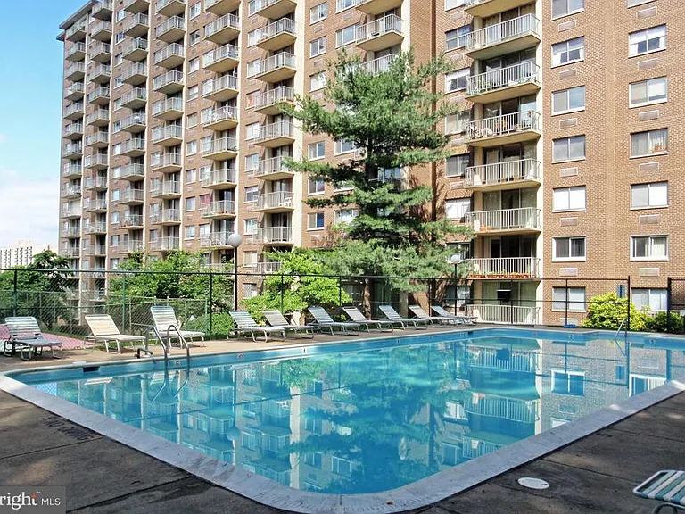 2059 Huntington Ave #1100 — Photo 32