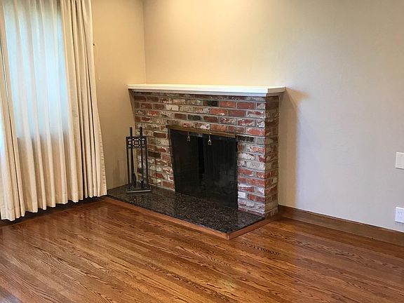 4th image of 1674 Naomi Ct