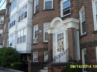 37 Oconnor Ave APT 2L, Holyoke, MA 01040