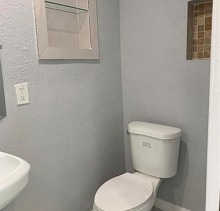 5th image of 4671 Sunset Ln #3