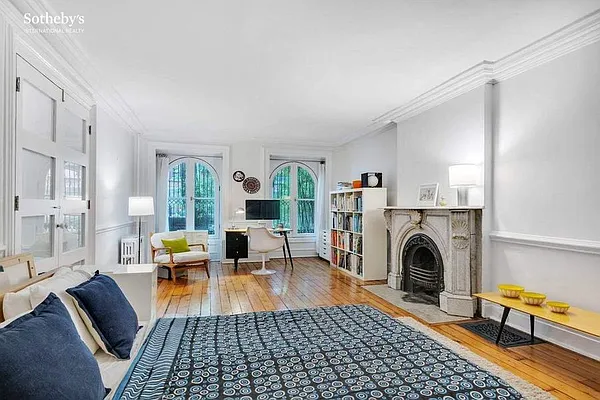 Rented by Sotheby's International Realty | media 22