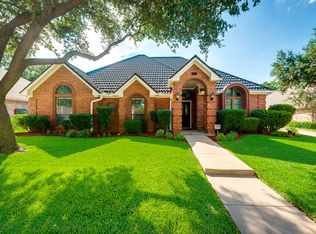 1741 Woodhill Ct, Bedford, TX 76021