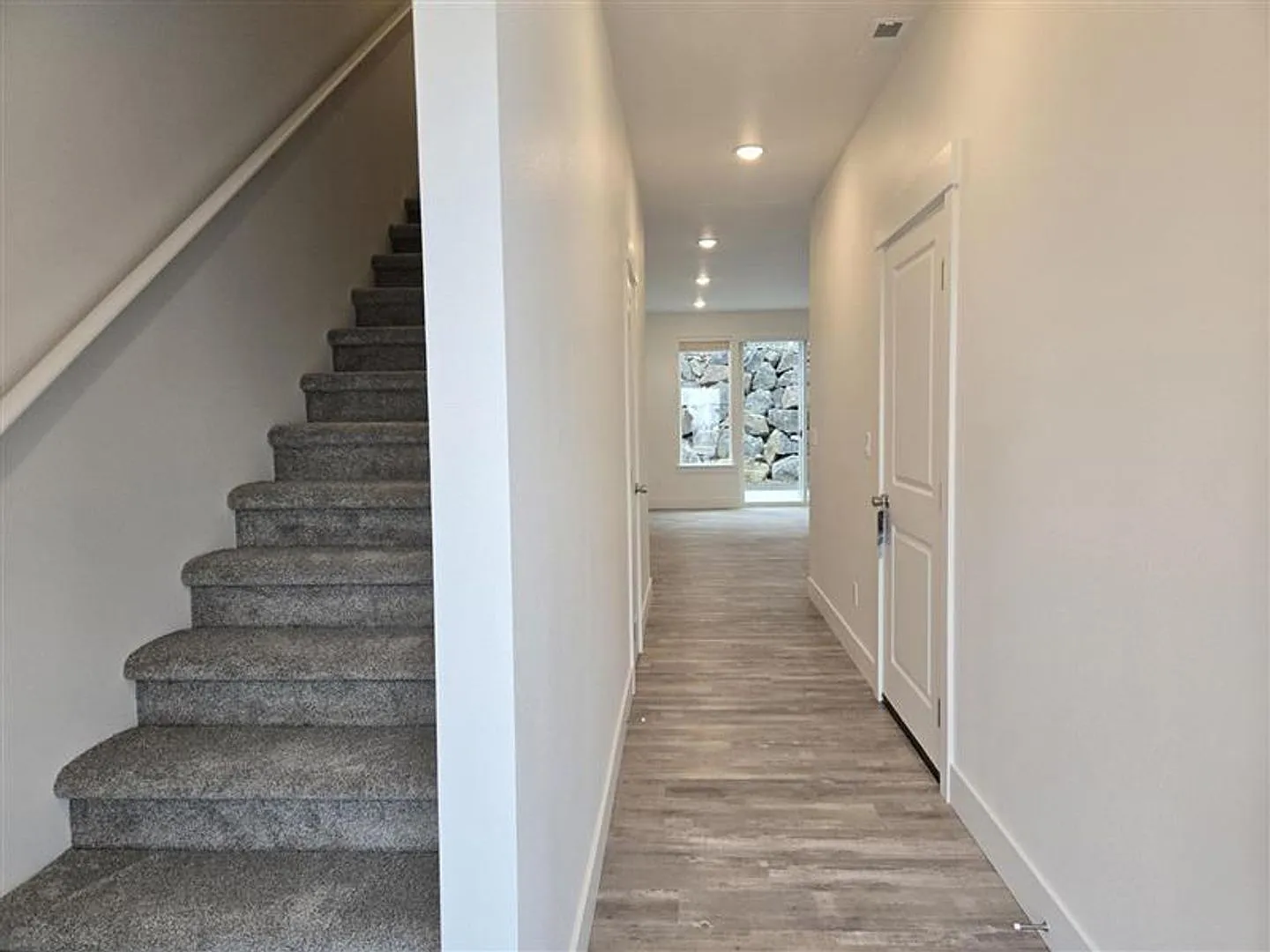 1 Month Free! Brand New Townhome In The Desirable Southridge Area! — Photo 3