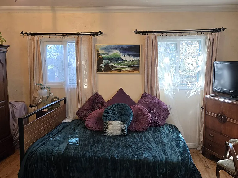 2434 Cloverfield Blvd — Photo 7