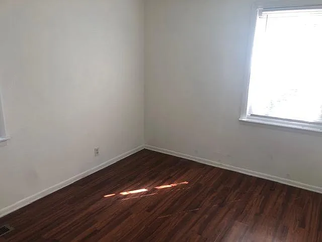2 bed, 764 sqft, $1,600 — Photo 3
