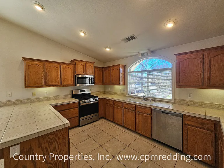 3875 Meadow Oak Way — Photo 4