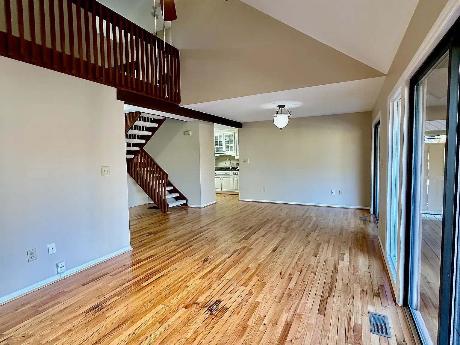 3 bed, 1609 sqft, $2,200 — Photo 4