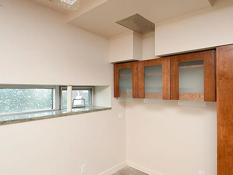 1018 S 36th St — Photo 17