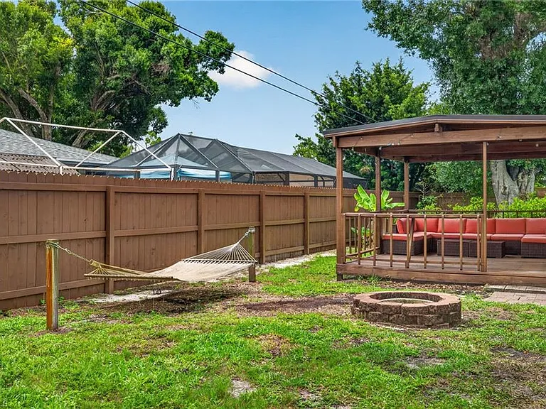 18185 Hilda Dr — Photo 17