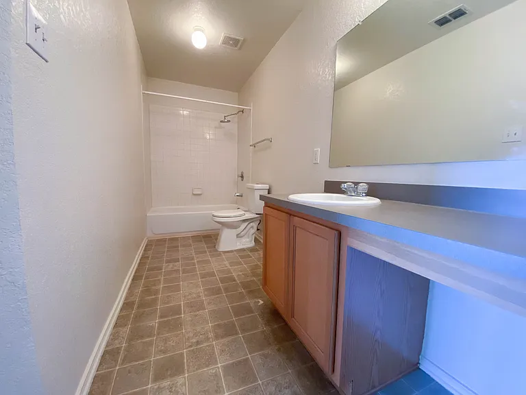 3215 Northwest Blvd — Photo 20