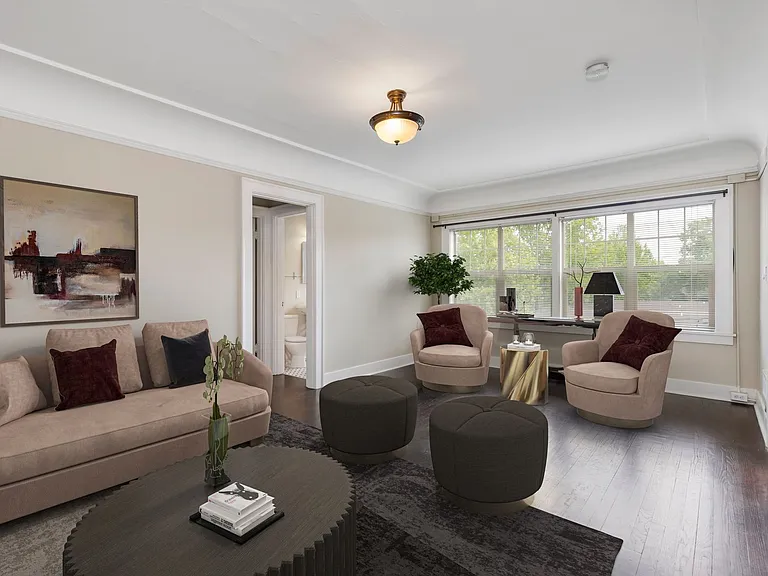 Westland Manor — Photo 16