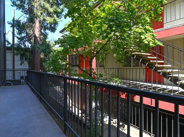 Hess Apartments, 1390 Alder St APT 201, Eugene, OR 97401