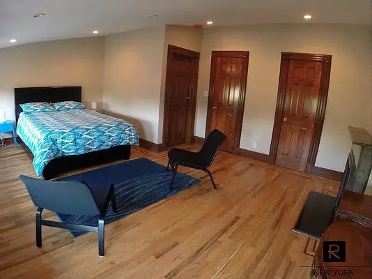 Rented by R New York | media 46