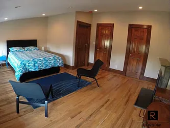 Rented by R New York