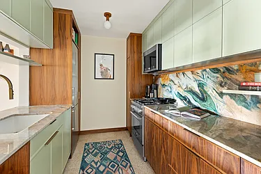 650 Vanderbilt Street