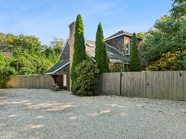 123 Pantigo Rd — Photo 12