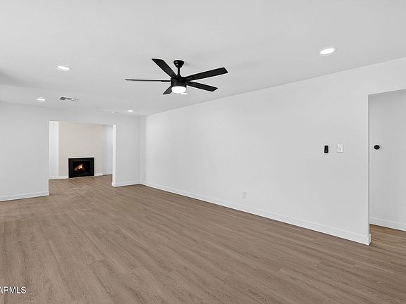 4th image of 5724 N 13TH Place