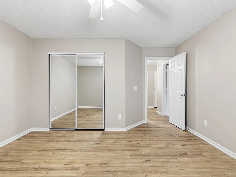 2717 Kennedy Ct — Photo 24