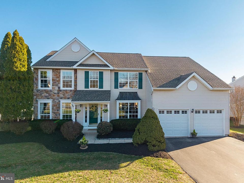 1st image of 891 Winding River Ln
