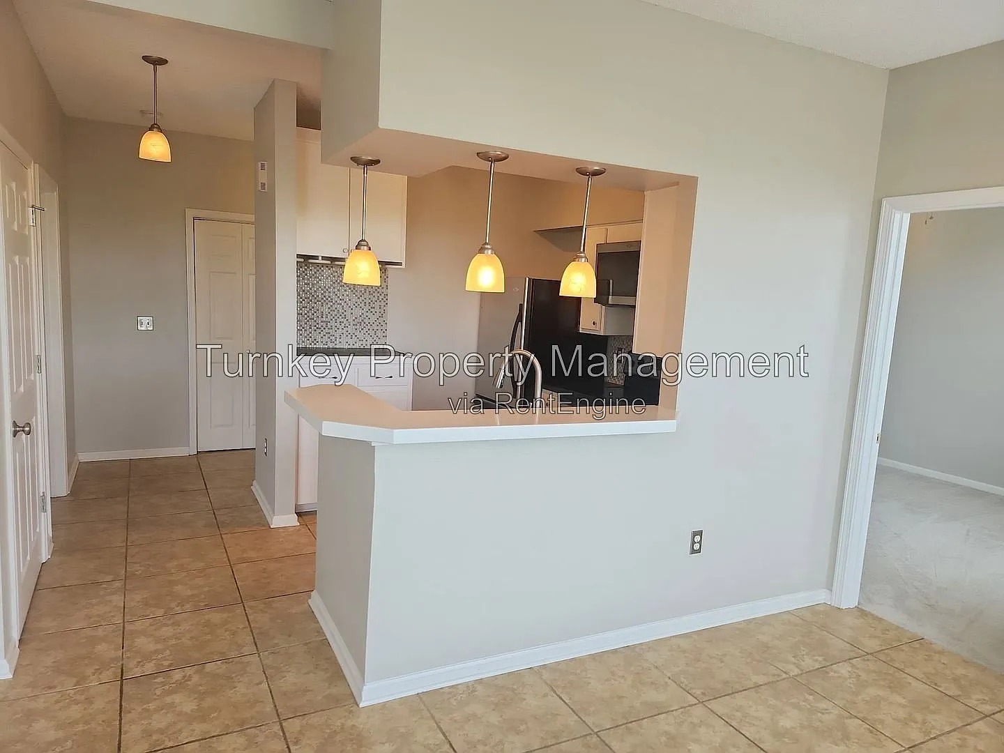 2 bed, 1.0 bath, 902 sqft, $1,495 — Photo 2