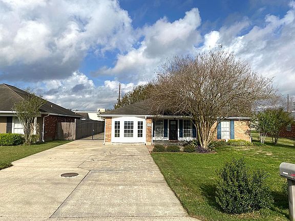 2nd image of 121 Rosedown Dr