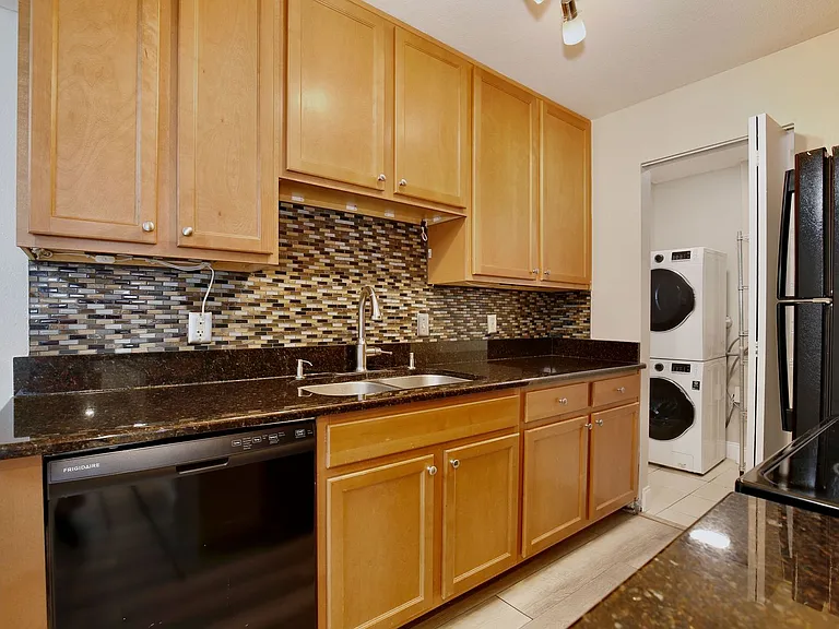 2942 Plaza Terrace Dr — Photo 7