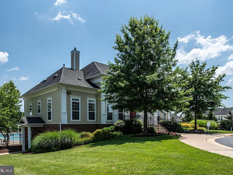 9320 Birch Cliff Dr — Photo 60