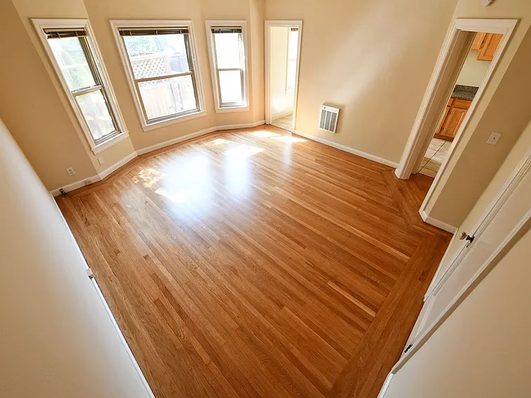 291 Lester Ave — Photo 4