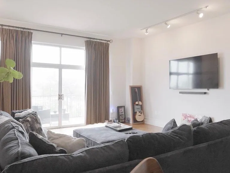 648 S Riverside Dr #309 — Photo 7