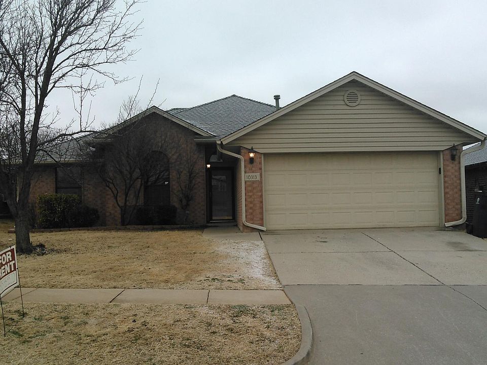 View of the front of the house 